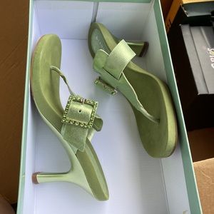 Gianni Bini 7-1-2 M lime green Happy shamrock day let’s go find the rainbow